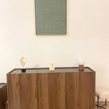 Апартаменты Urban Vibe By Atlas - Free Parking Прешов