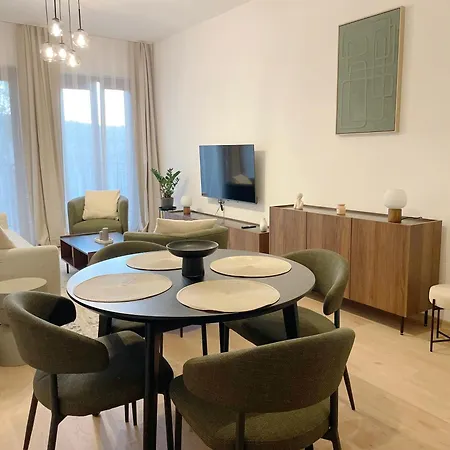 Апартаменты Urban Vibe By Atlas - Free Parking