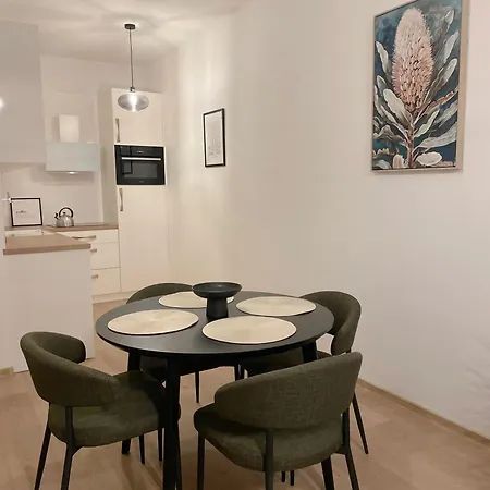 Urban Vibe By Atlas - Free Parking Прешов